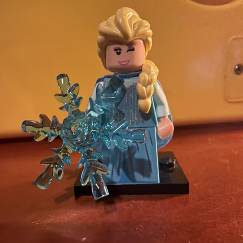 Lego Princess Elsa from Frozen 71024 Disney Series 2 Minifigure