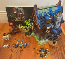 LEGO Ideas Medieval Blacksmith 21325 100% Complete
