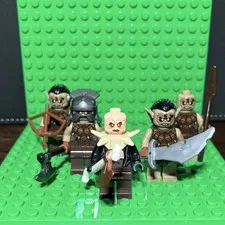 LEGO Minifigure Lot of 5 Lord of the Rings/Hobbit Ors with Weapons, (Yazneg)