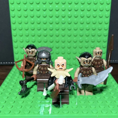 LEGO Minifigure Lot of 5 Lord of the Rings/Hobbit Ors with Weapons, (Yazneg)