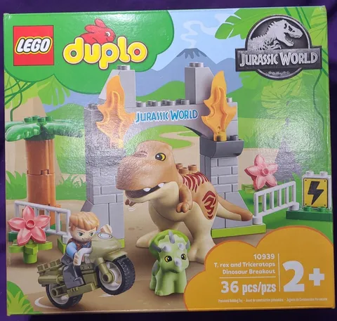 100% COMPLETE! LEGO DUPLO 10939 DINOSAUR BREAKOUT JURASSIC WORLD T REX & TRICERA