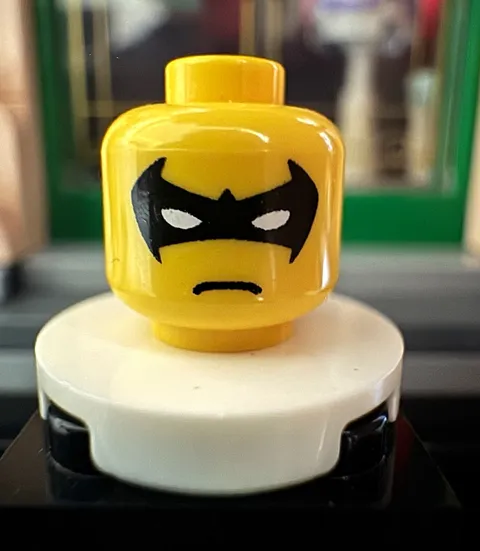 2006 LB1 Yellow Nightwing Head (Rare) Pad Printed on Official Lego