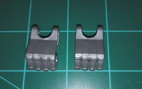 2 Bionicle Lego 93575 Hero Factory Fist with Axle Hole - 4 fingers Silver