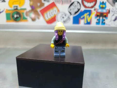 LEGO Minifigure Hidden Side Parker L. Jackson  Beanie