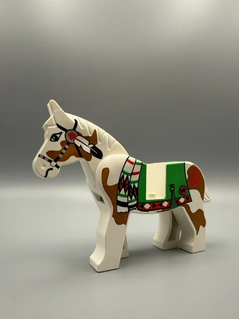 Lego Minifigure Horse with Green Blanket, Left Side Red Hand Pattern 4493c01px3