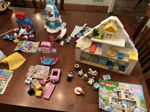 Lego DUPLO Lot, 10929 Playhouse, 10899 Frozen Ice Castle, 10940 Camping Van, mor