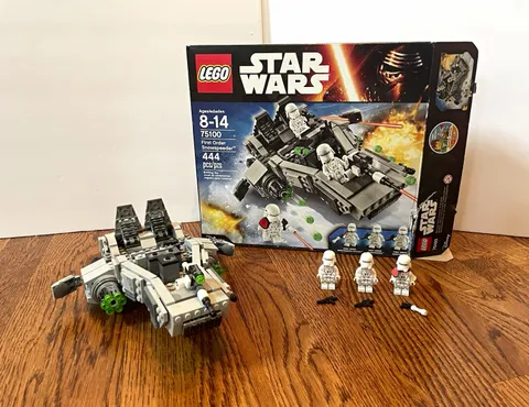 LEGO Star Wars First Order Snowspeeder 75100  99% complete set w/box