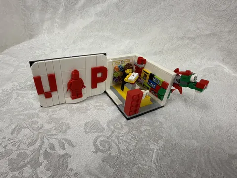 Lego VIP Promotional Lego Store 40178 Used- complete 
