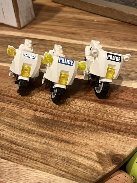 3 LEGO Motorcycle Police white for minifigures (1 Missing Lights)  EUC See Pics