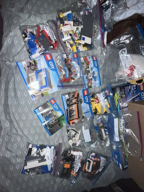 LEGO City: City Square (60097) READ DESCRIPTION NO BOX WITH INSTRUCTIONS