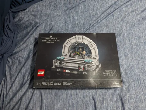 LEGO Star Wars Emperor's Throne Room Diorama 75352 807pcs 18+ Box
