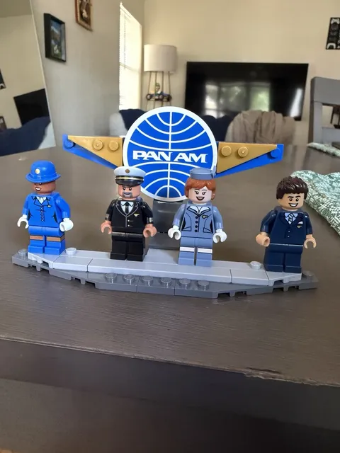 LEGO Pan Am Airline Crew Minifigures Lot of 4 w/ Pan Am Logo Display Stand