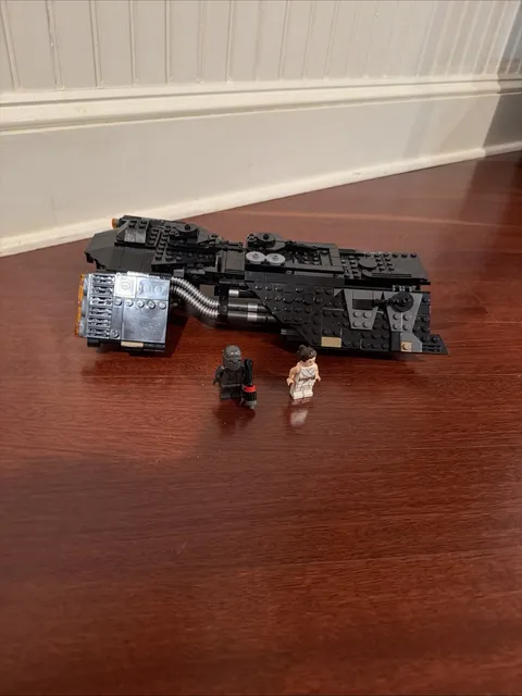 LEGO Star Wars: Knights of Ren Transport Ship (75284) 2/3 Minifigures