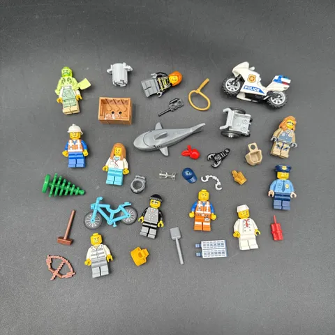 LEGO Mini Figure Figs Minifigs Figures Assorted Figures and Accessories Lot