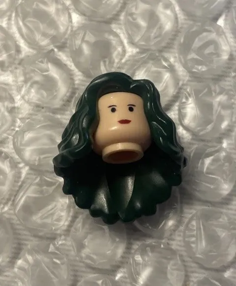 LEGO Super Heroes? Minifigure Female Head Wavy Green Hair Replacement Part