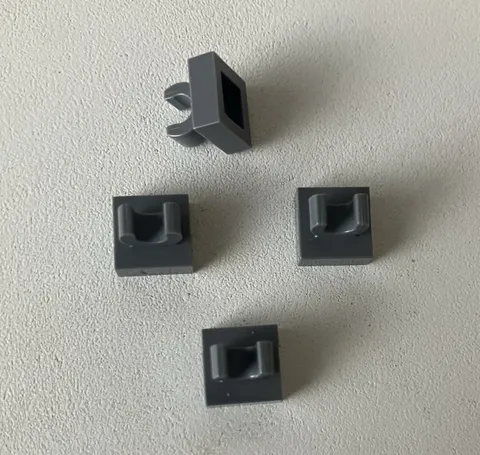 LEGO 4x NEW Pieces Plate 1x1 w/ Upright Holder Clip DARK BLUISH GREY #44842
