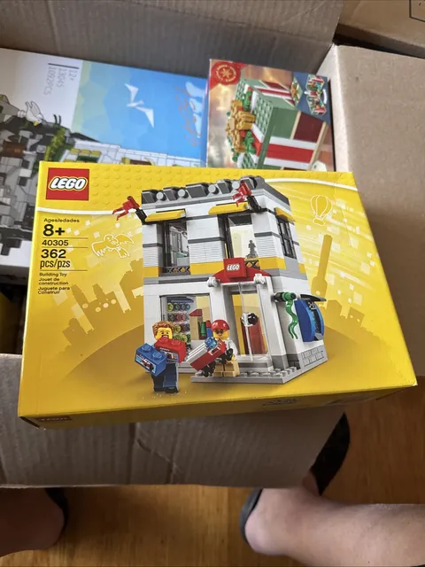 LEGO Microscale Brand Store 40305 Complete Set, 362 Pieces, Ages 8+, Boxed