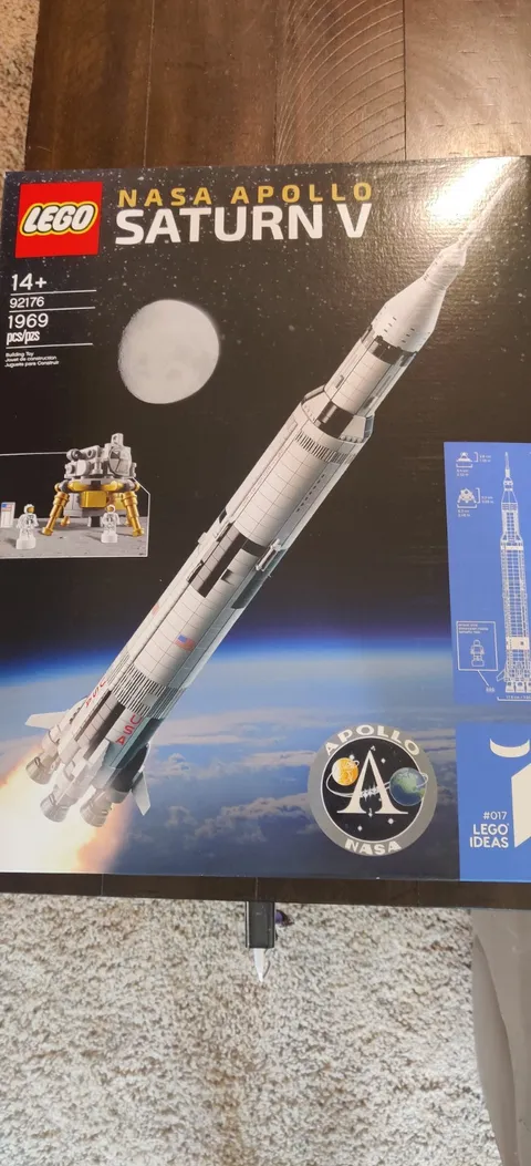 LEGO Ideas: Lego NASA Apollo Saturn V (92176)New Sealed mint 
