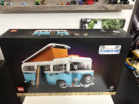 LEGO Icons: Volkswagen T2 Camper Van (10279)