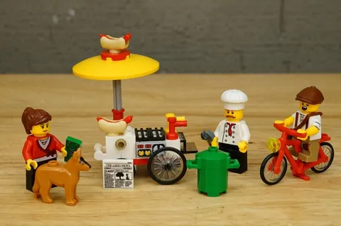 LEGO 30356 City Hot Dog Cart and Vendor Diorama Scene Dog Customer Boy on Bike