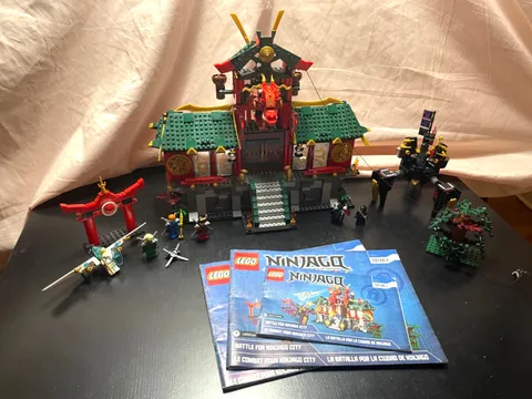 LEGO NINJAGO: Battle For NINJAGO City (70728) - With Instructions (95% complete)