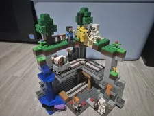LEGO Minecraft: The First Adventure Set (21169) COMPLETE w MINIFIGS!