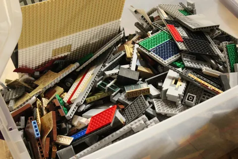 LEGO 4 lbs Bulk Lot Random Parts Pieces Bricks Plates