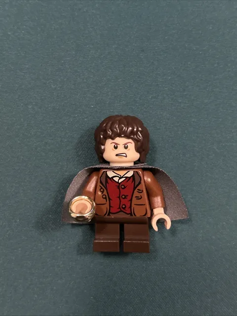 Official LEGO Frodo Baggins Minifigure Grey Cape Great Condition