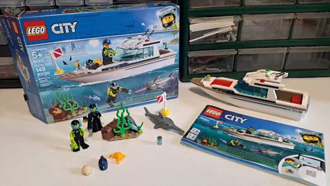 LEGO CITY - Diving Yacht (60221)
