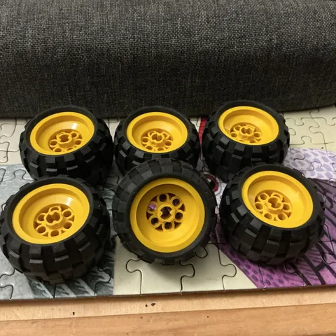 Lego 6579 Tire 43.2 x 28 S Balloon Small & 6580 Yellow Wheel 43.2 x 28 Lot Of 6