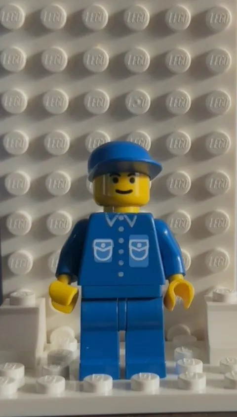 LEGO MINIFIGURE CITY SHIRT WITH SIX BUTTONS USED CONDITION BUT016!!