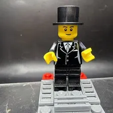 Lego Town Man Black Suit Top Hat Minifigure twn133a 9349 Fairytale Historic Set