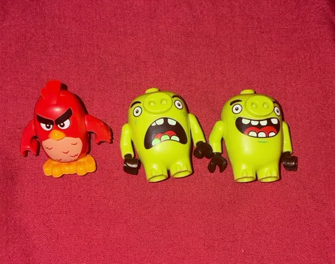 LEGO Angry Birds Minifigure Lot Of 3 1 Red And 2 Green Pigs**NOT MINT MINOR WEAR