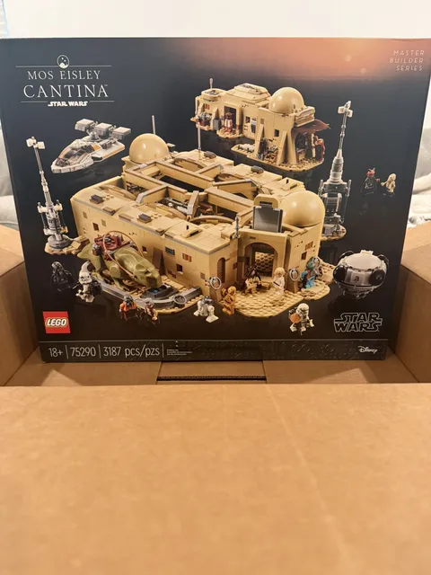 LEGO Star Wars: Mos Eisley Cantina (75290)