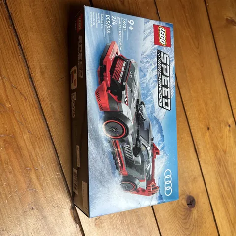 LEGO SPEED CHAMPIONS: Audi S1 E-Tron Quattro Race Car (76921)