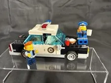 The Simpson Lego 71016 Chief Wiggums & Snake Minifigures & Police Kwick-E-Mart