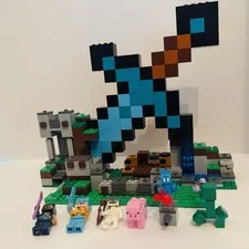 Lego Minecraft The Sword Outpost 21244 Build Set Used 99% Complete As Is No Box