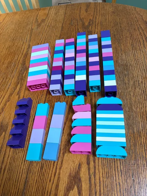 Lot Of 100  Lego Duplo Pink Purple Light Purple Lt Blue Princess Castle Bricks