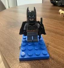 LEGO Batman Minifigure Dark Bluish Gray Suit, Black Mask (BAT024)