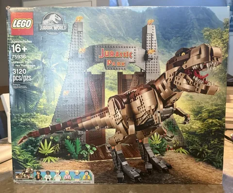 LEGO Jurassic World: Jurassic Park: T. rex Rampage 75936