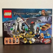 LEGO Pirates of the Caribbean 4181 Isla De Muerta Unopened
