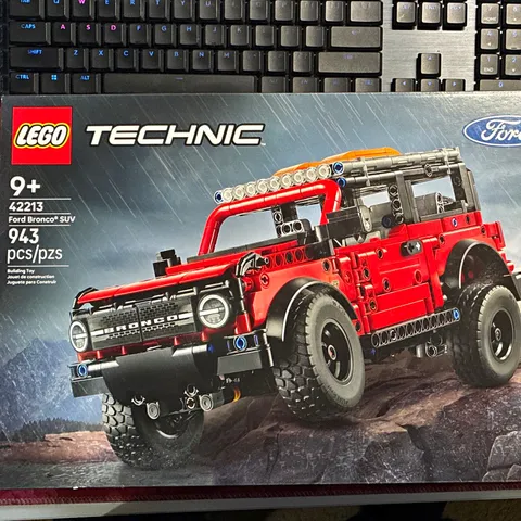 LEGO Technic 42213 Ford Bronco SUV 943pcs Set 9+ Pull-Back (Box)