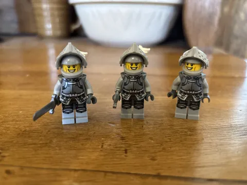 LEGO Collectible 3x Minifigure Heroic Knight Series 9 Col132 Retired Rare 71000