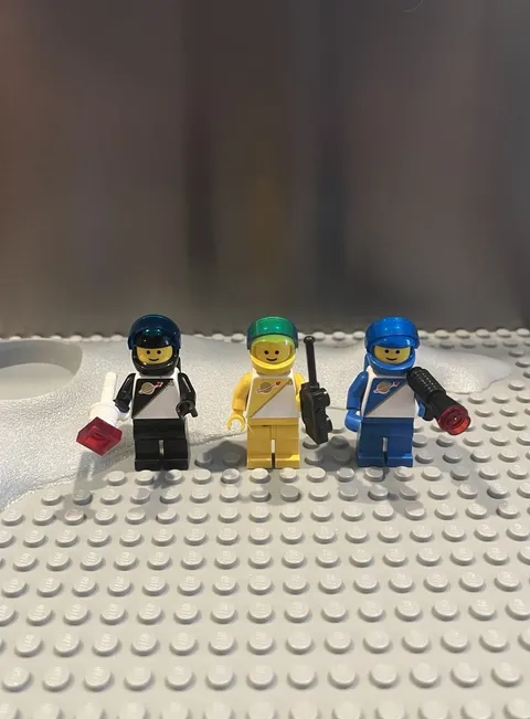 Lego Space Futuron Minifigures Lot Of 3 Sp013 Sp014 & Sp016 w Accessories