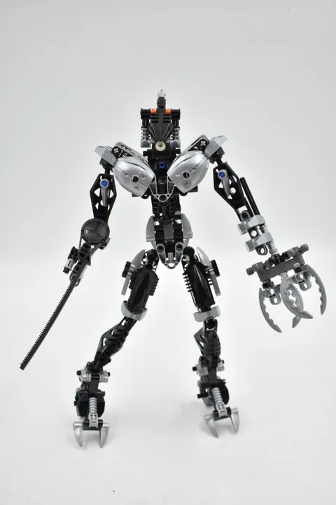 LEGO BIONICLE: Roodaka (8761) Mostly Complete 