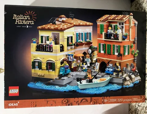 LEGO Ideas Italian Riviera Building Set 3251 PCS (Set #21359)