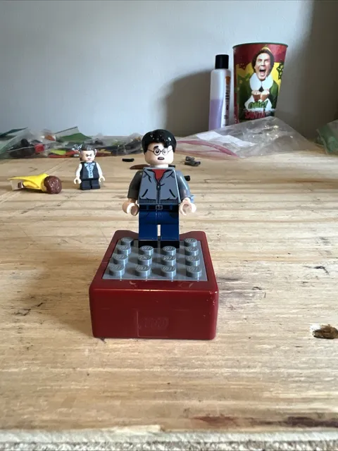 LEGO HARRY POTTER SERIES 2 MINIFIGURES 71028, HARRY POTTER W/ BOOK NO WAND