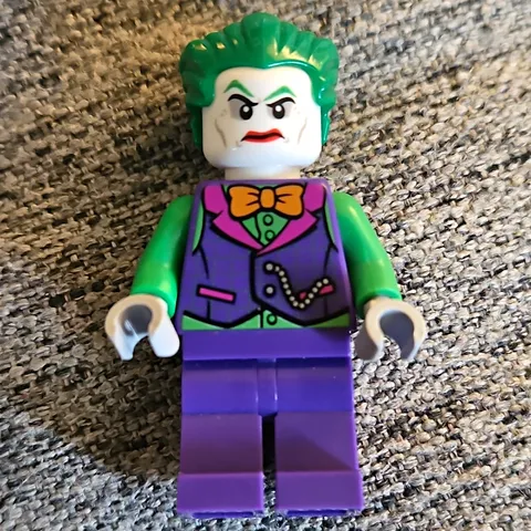 LEGO Batman The Joker Minifigure Green Hair Purple Suit Bow Tie
