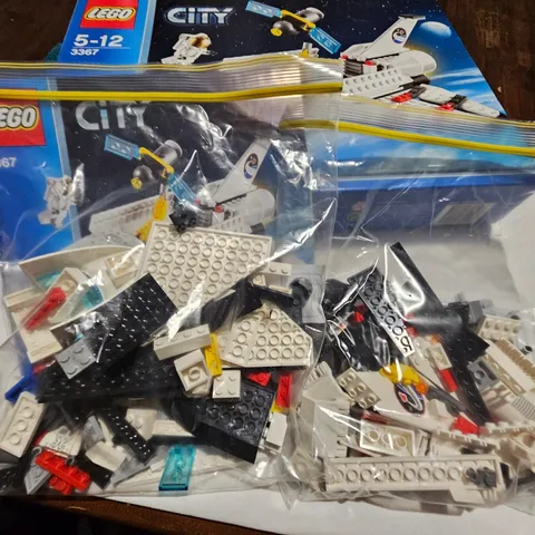 LEGO City Space Exploration Set 3367 Space Shuttle COMPLETE Astronaut