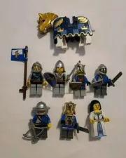 LEGO Castle Knights Minifigure Lot W Accessories 